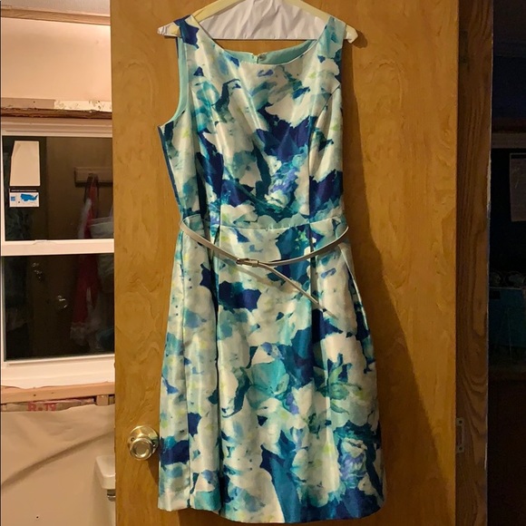 Dress - Picture 1 of 2